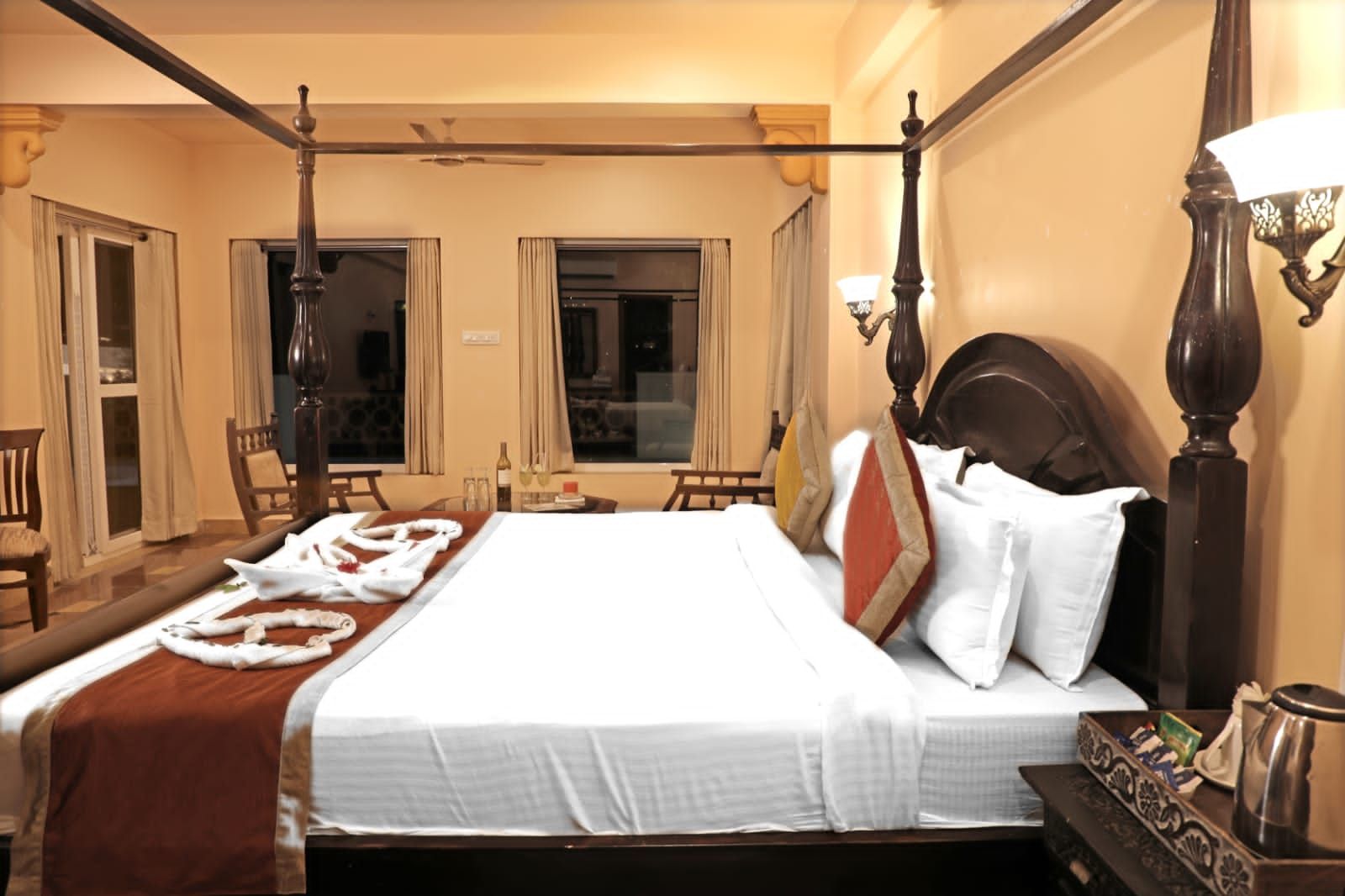 Super Deluxe King Room with Valley and Mountain View