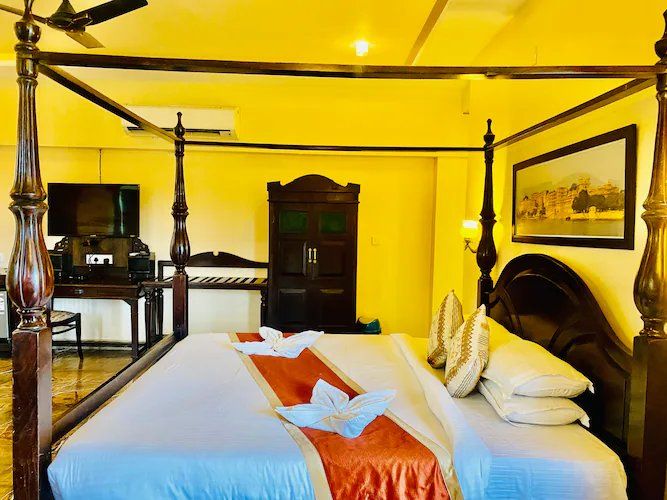 Suite Room with mountain view