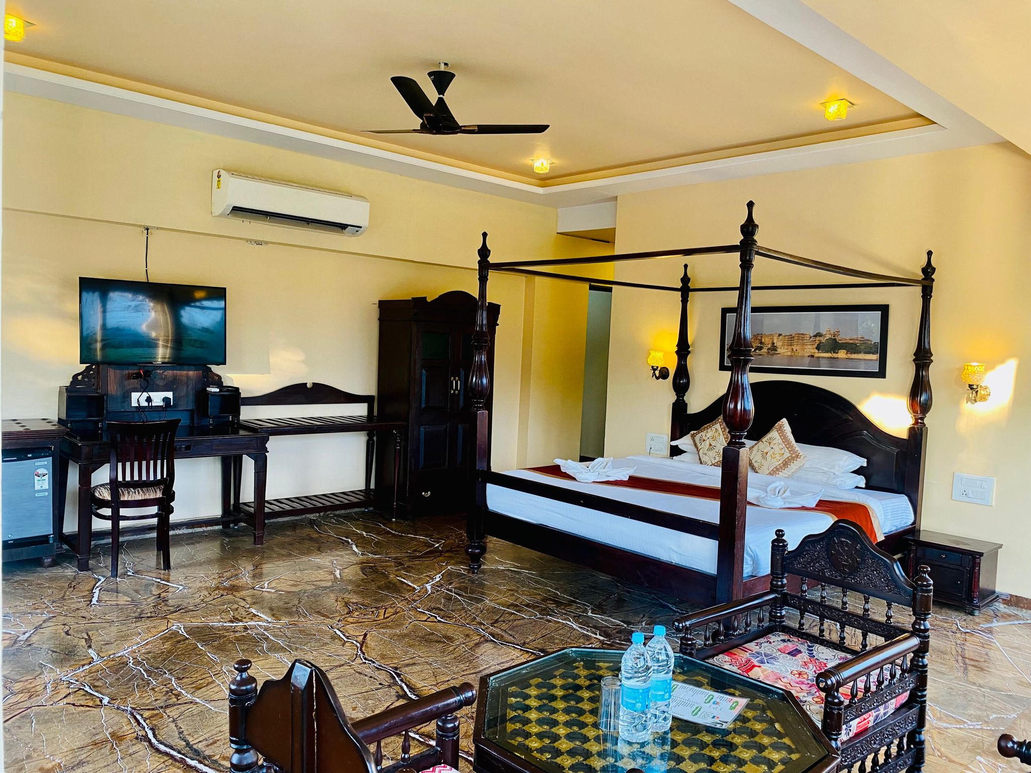 Super Deluxe King Room with Valley and Mountain View