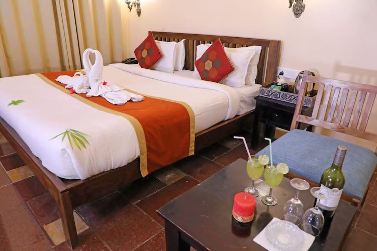 Queen room with mountain view