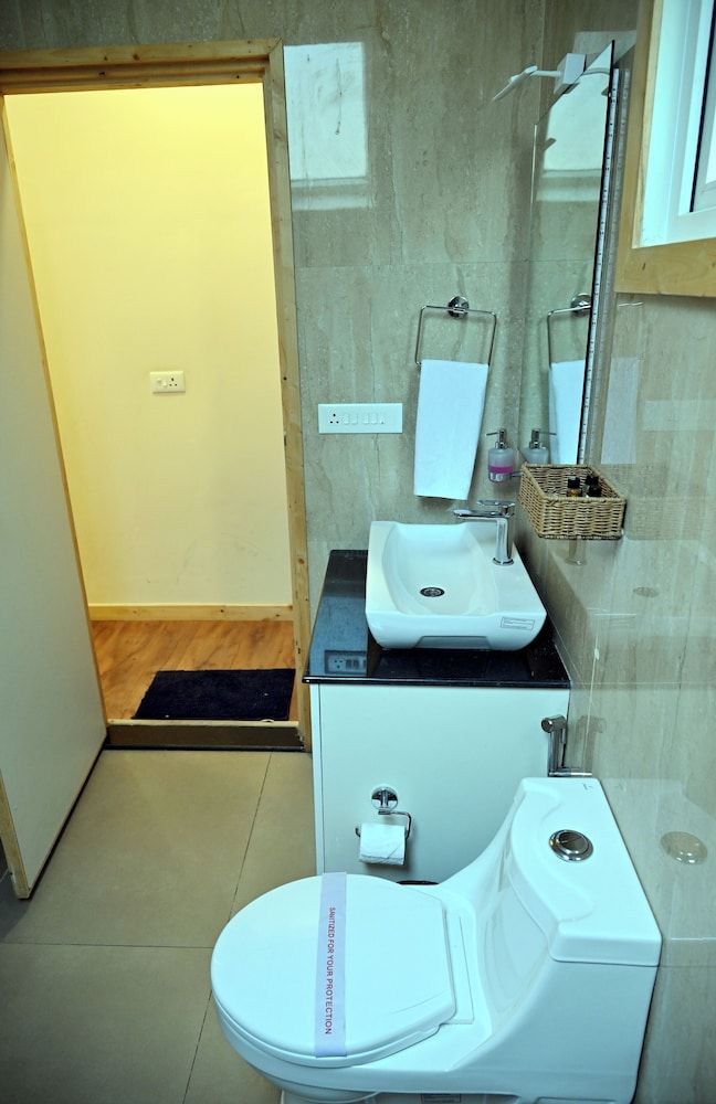 Deluxe Room, Balcony, Valley View
