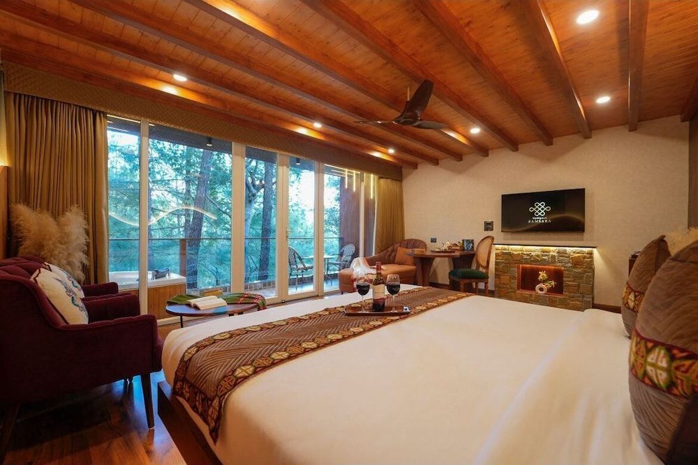 Luxury Room, Balcony, Hill View