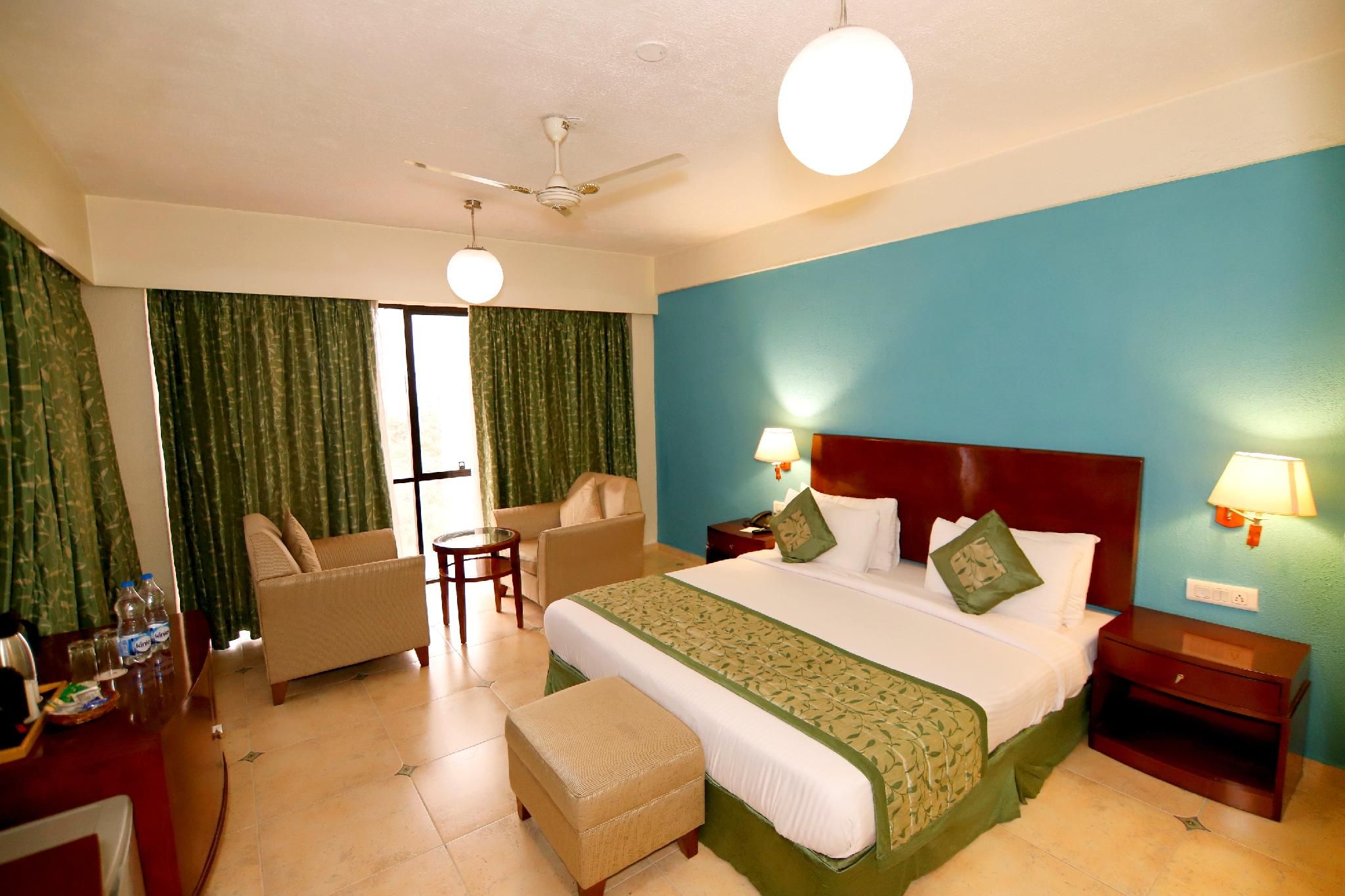 Deluxe Room- King Bed-Non-Smoking