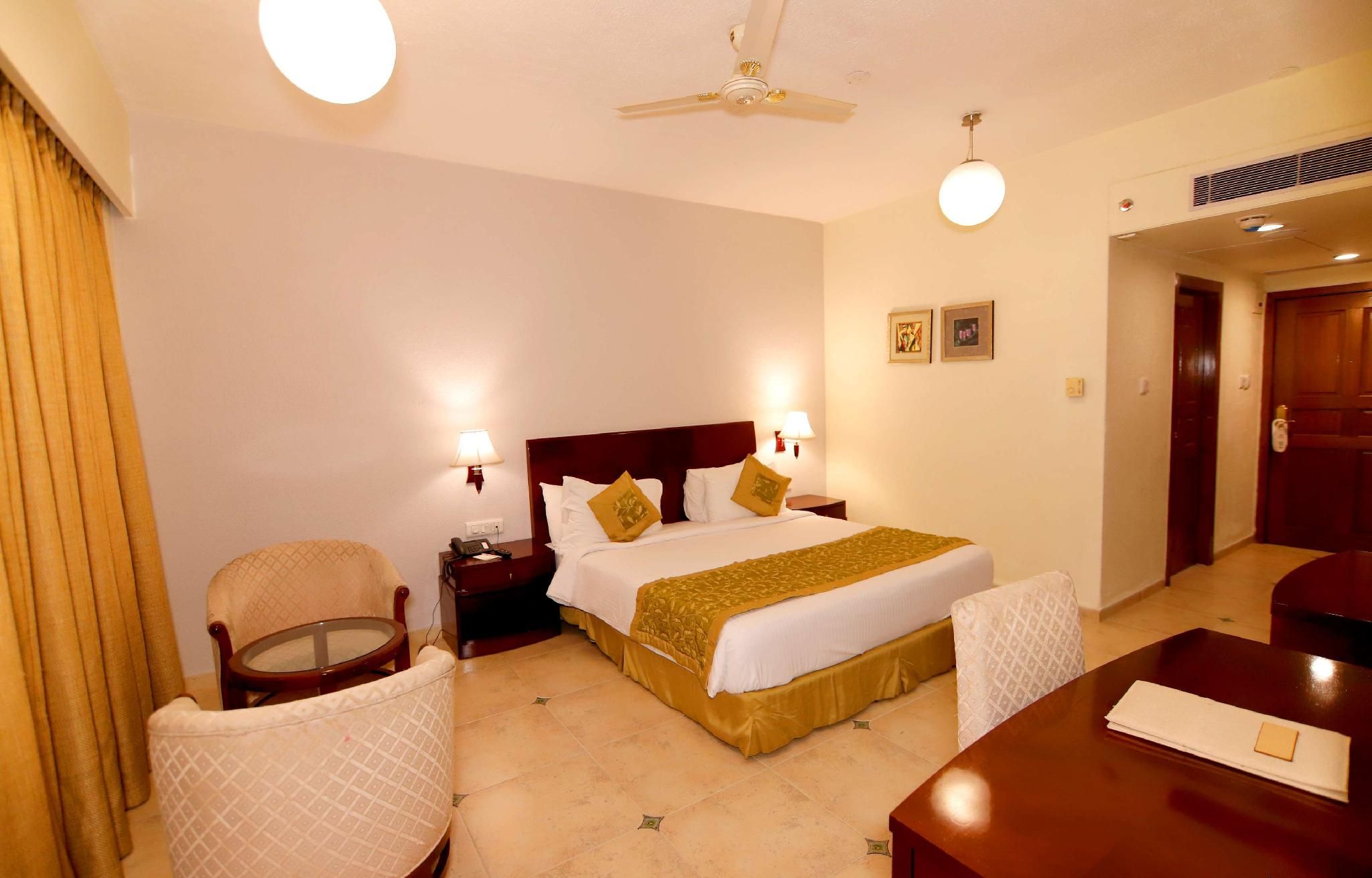Superior Room- King Bed-Non-Smoking