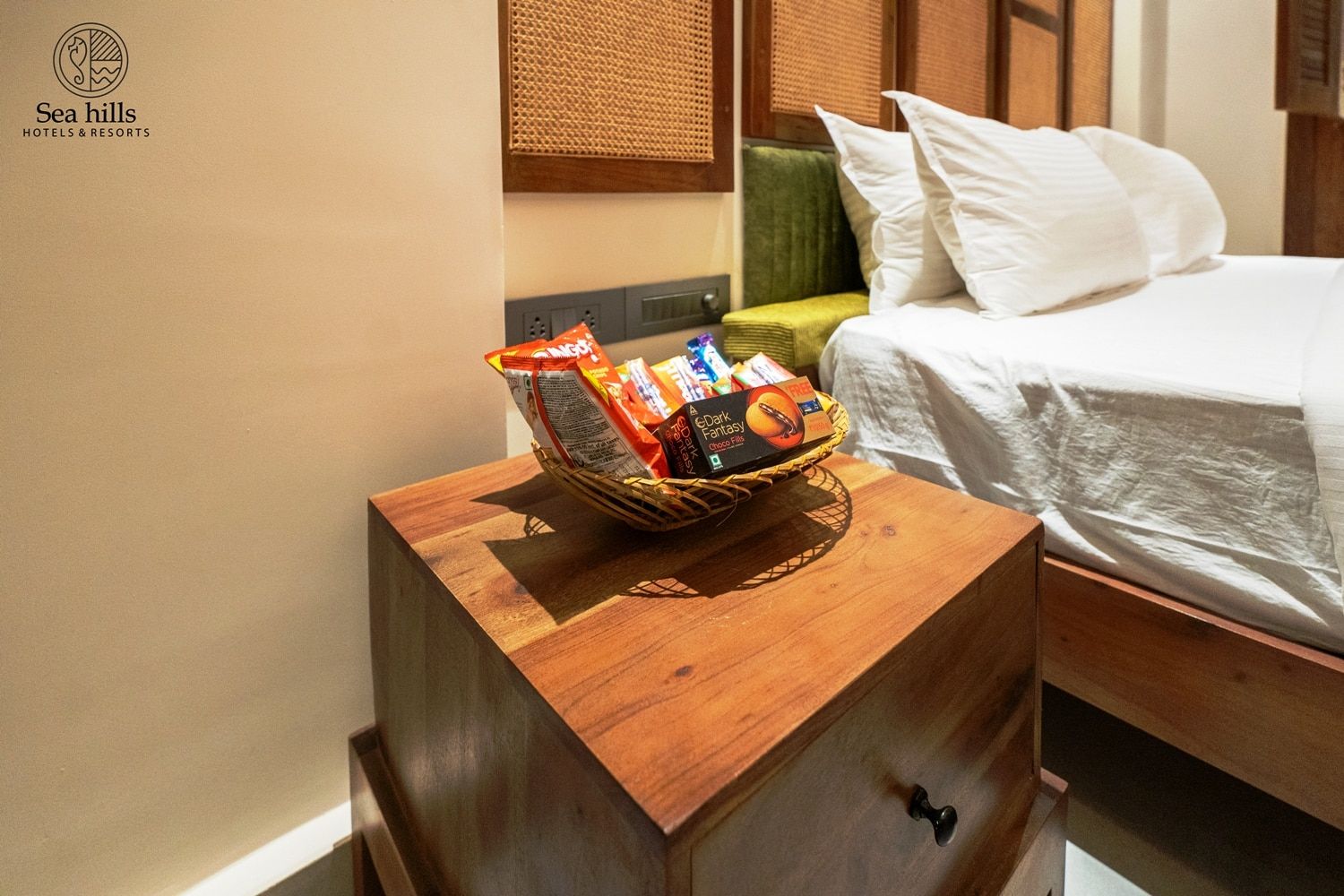 La Bougainvillea with Bathtub Room