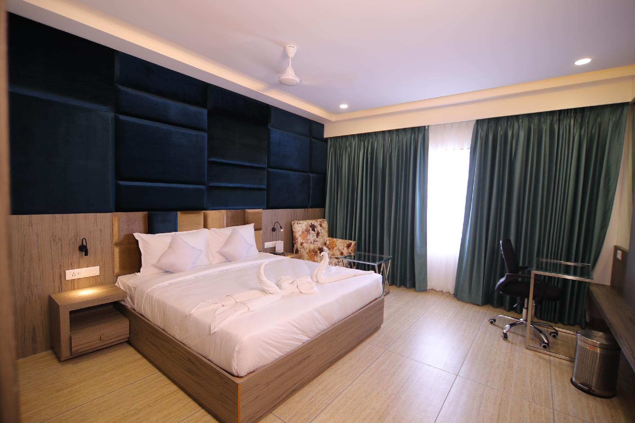 Hotel Vaibhav Inn Standard Room 8