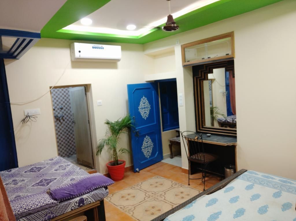 Female Dormitory with Shared Bathroom