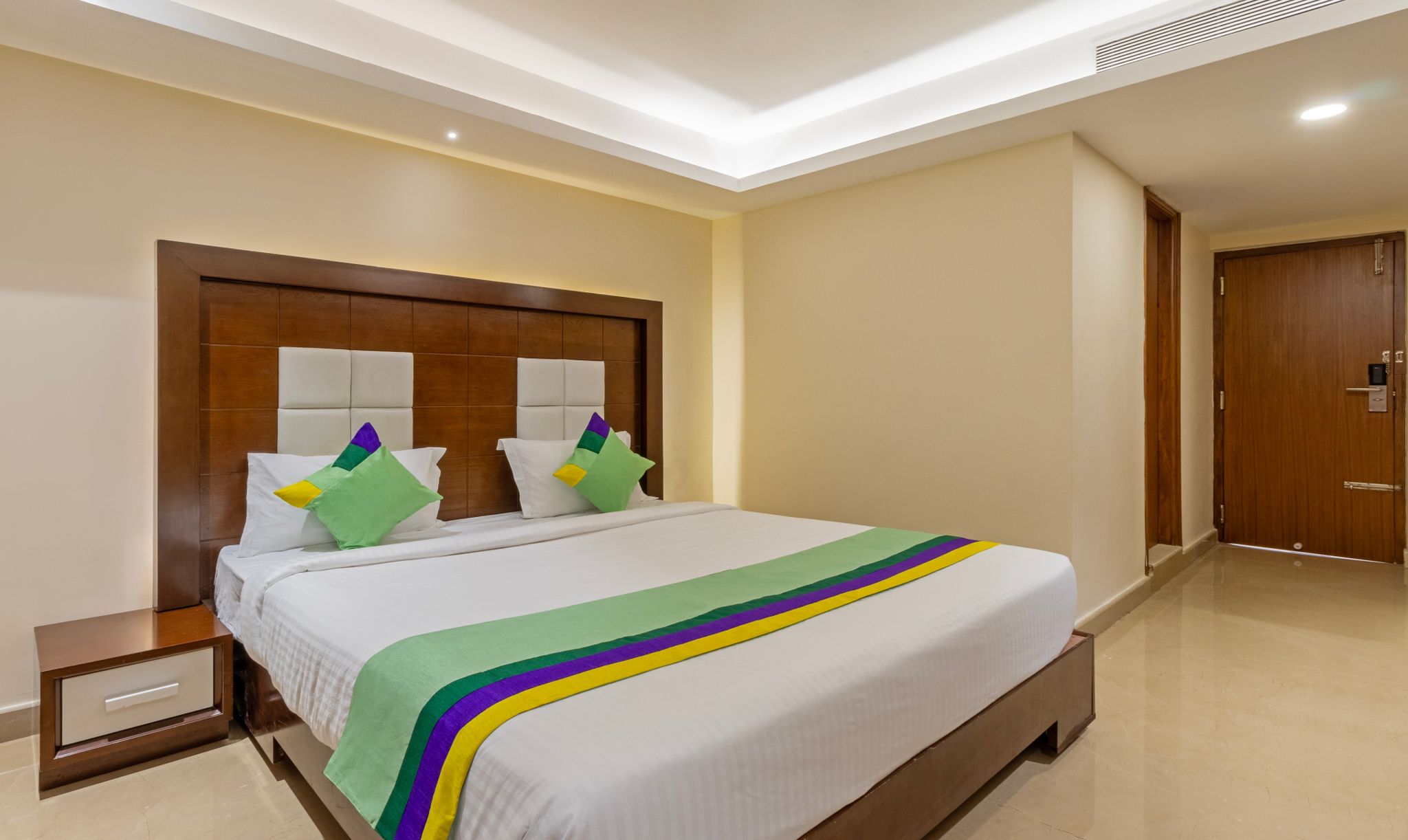 Treebo Suvarna Comforts Standard Double Room 4