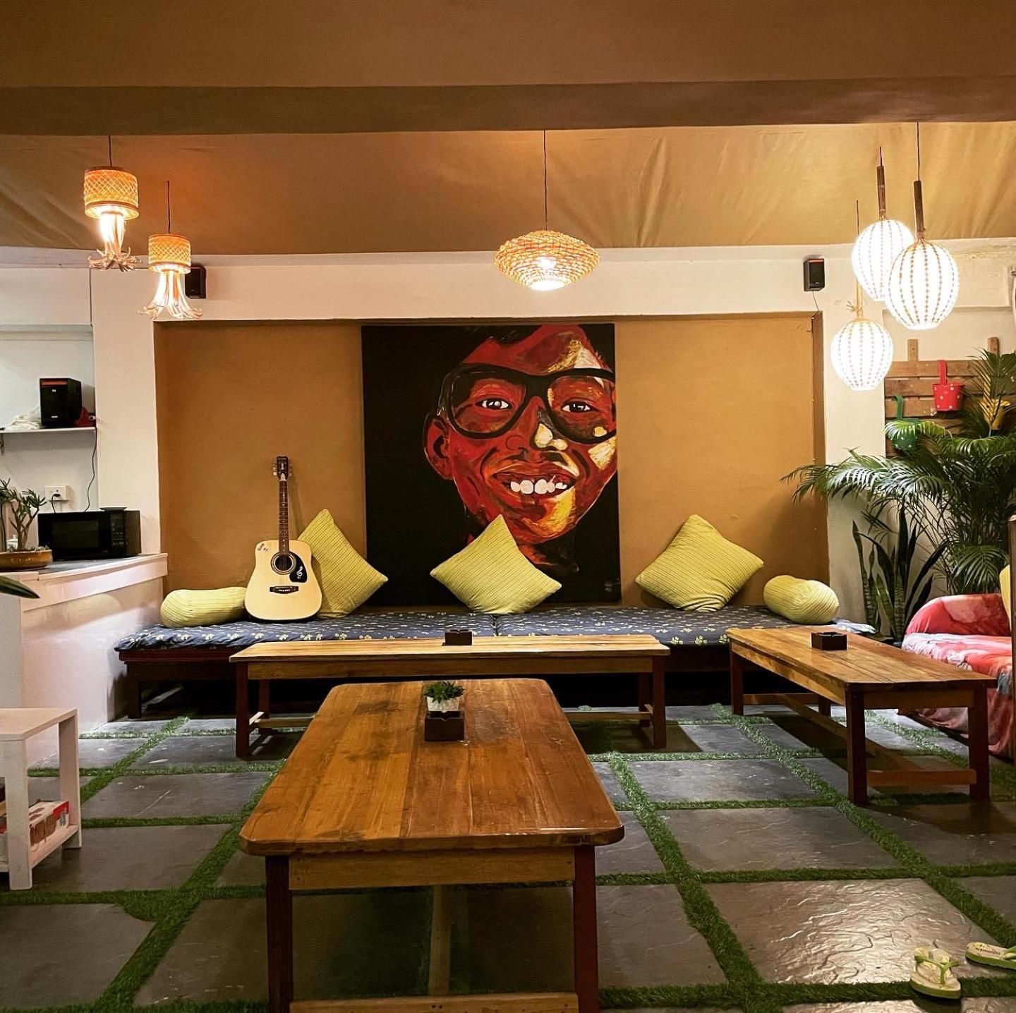 shared lounge/tv area