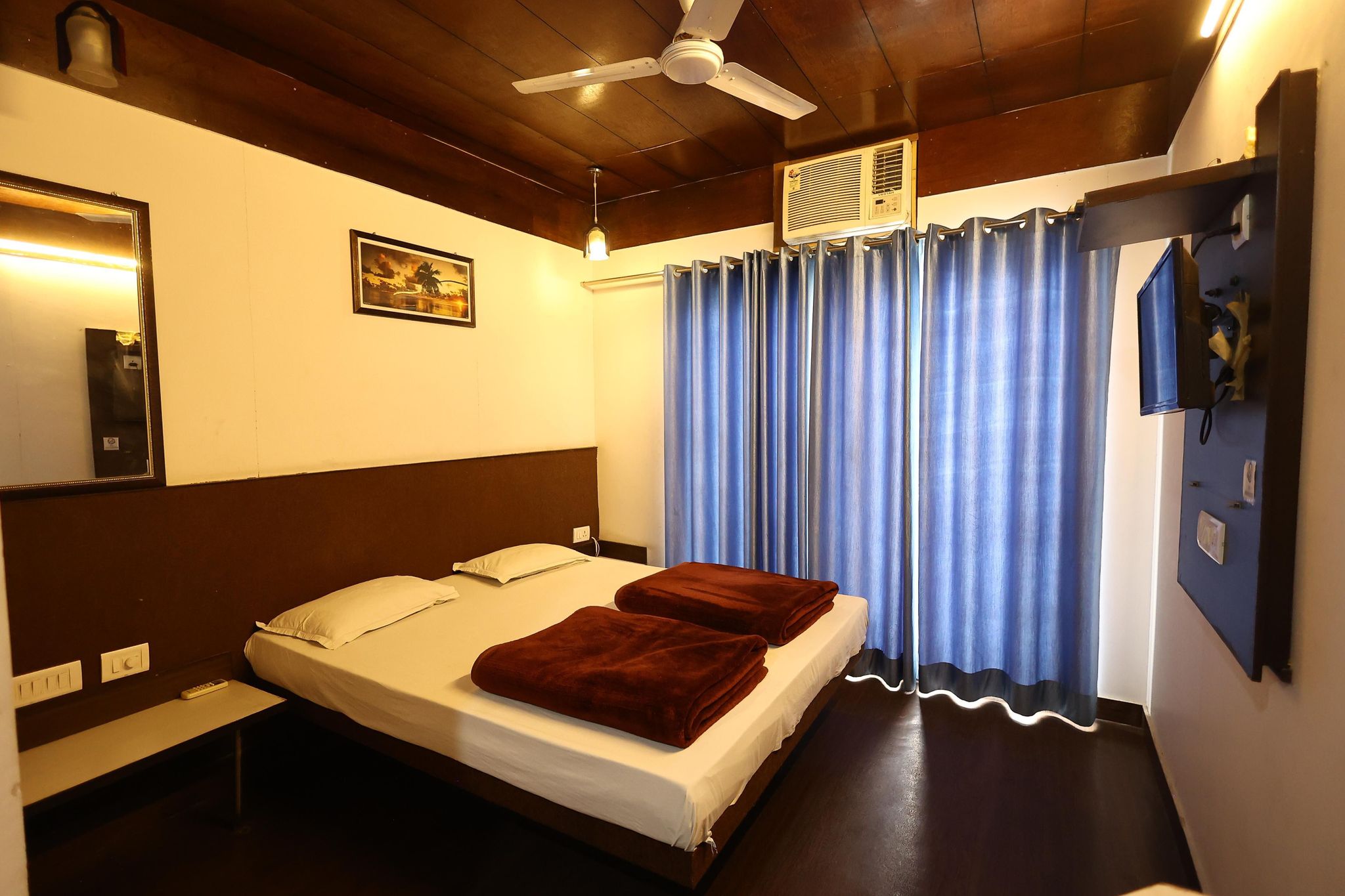 Deluxe Family Room