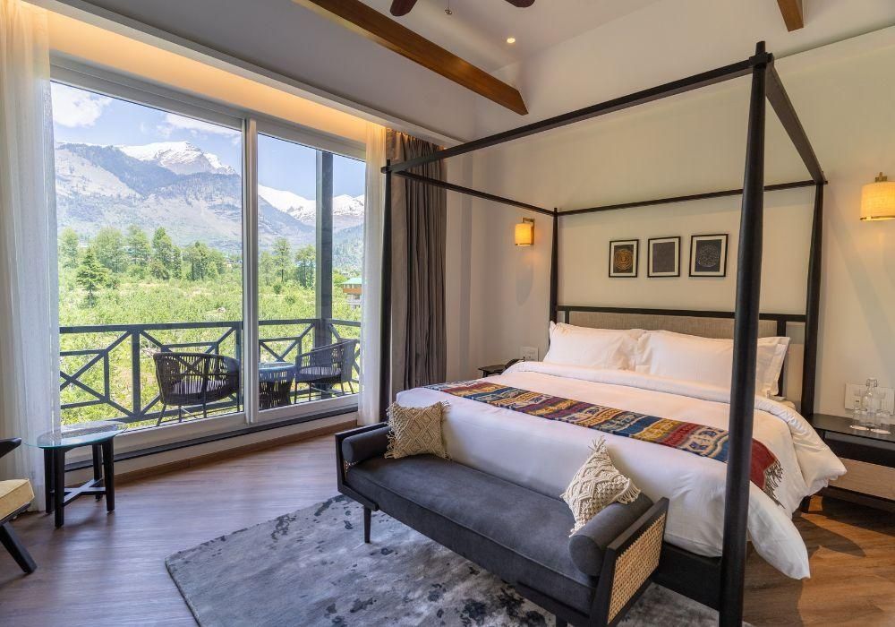 Classic Gold with Balcony and Mountain View