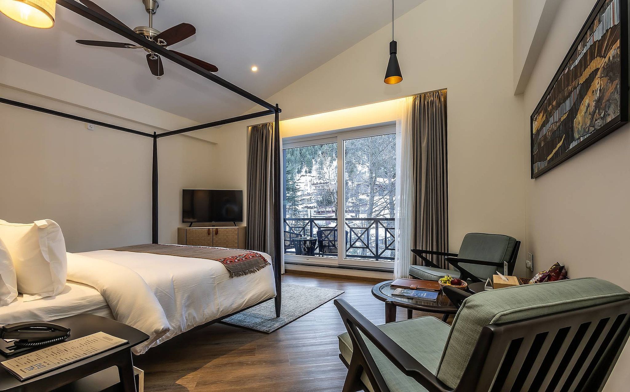 Premium Room with Balcony and Mountain View