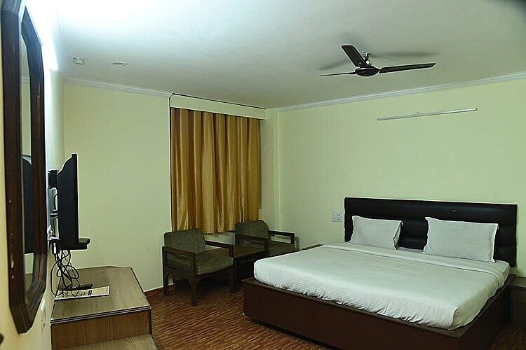 Deluxe AC Room