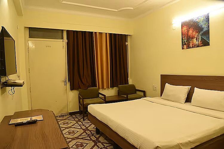 Deluxe AC Room