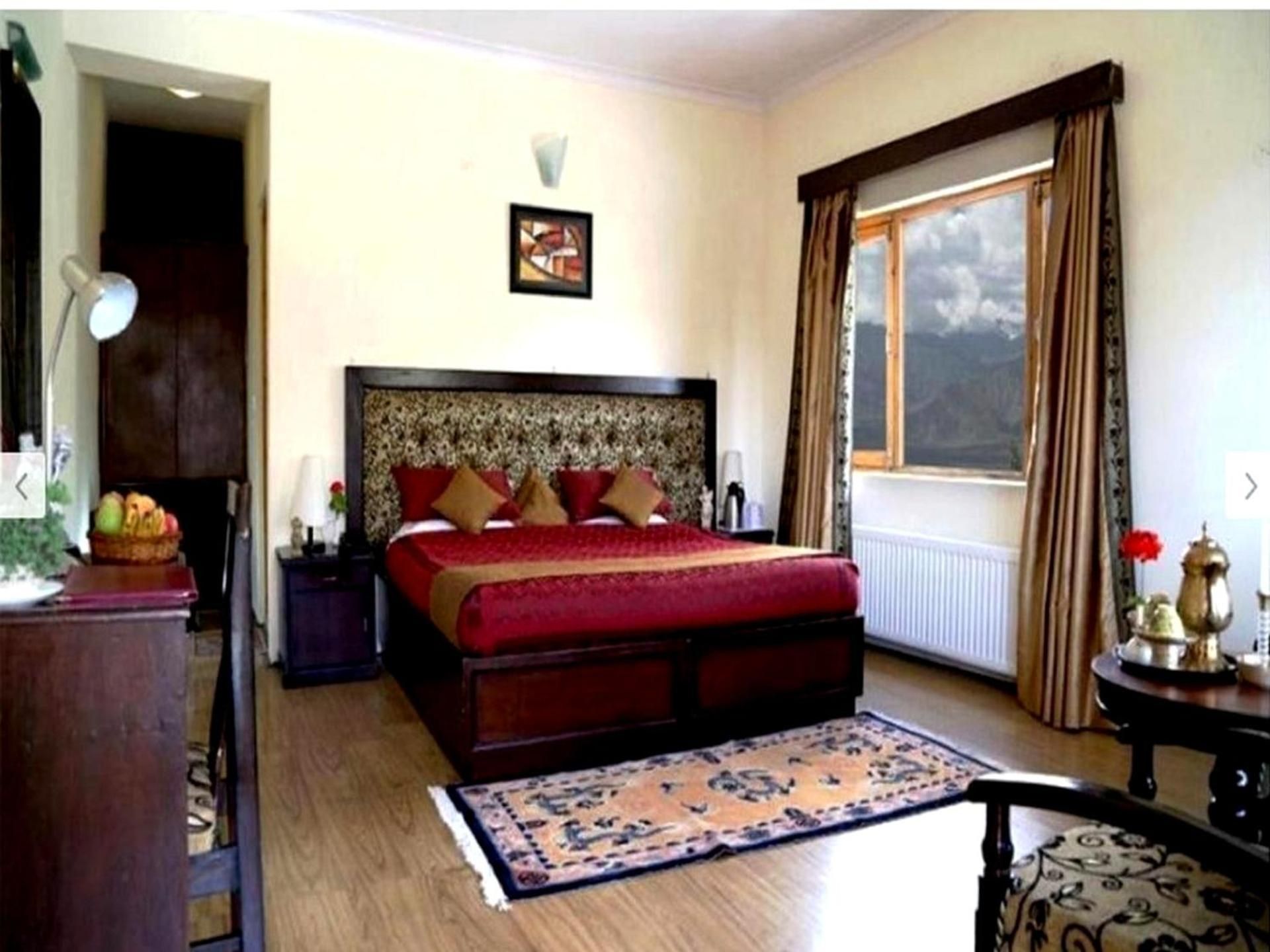 Hotel Royal Palace  Deluxe Room 3