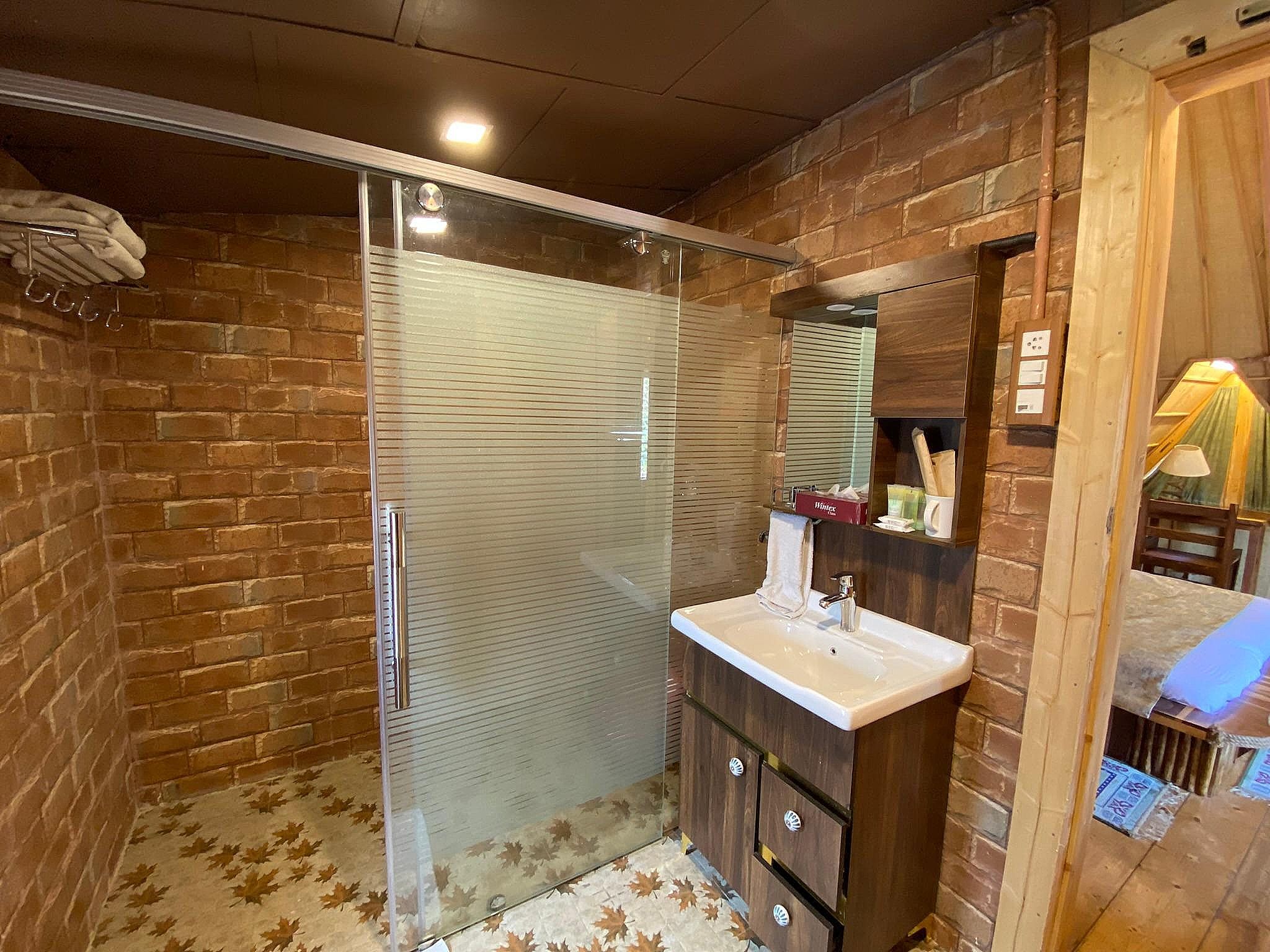 Superior Hillside Room