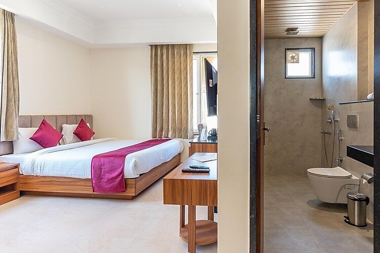 Hotel Raghunandan Palace Family Room