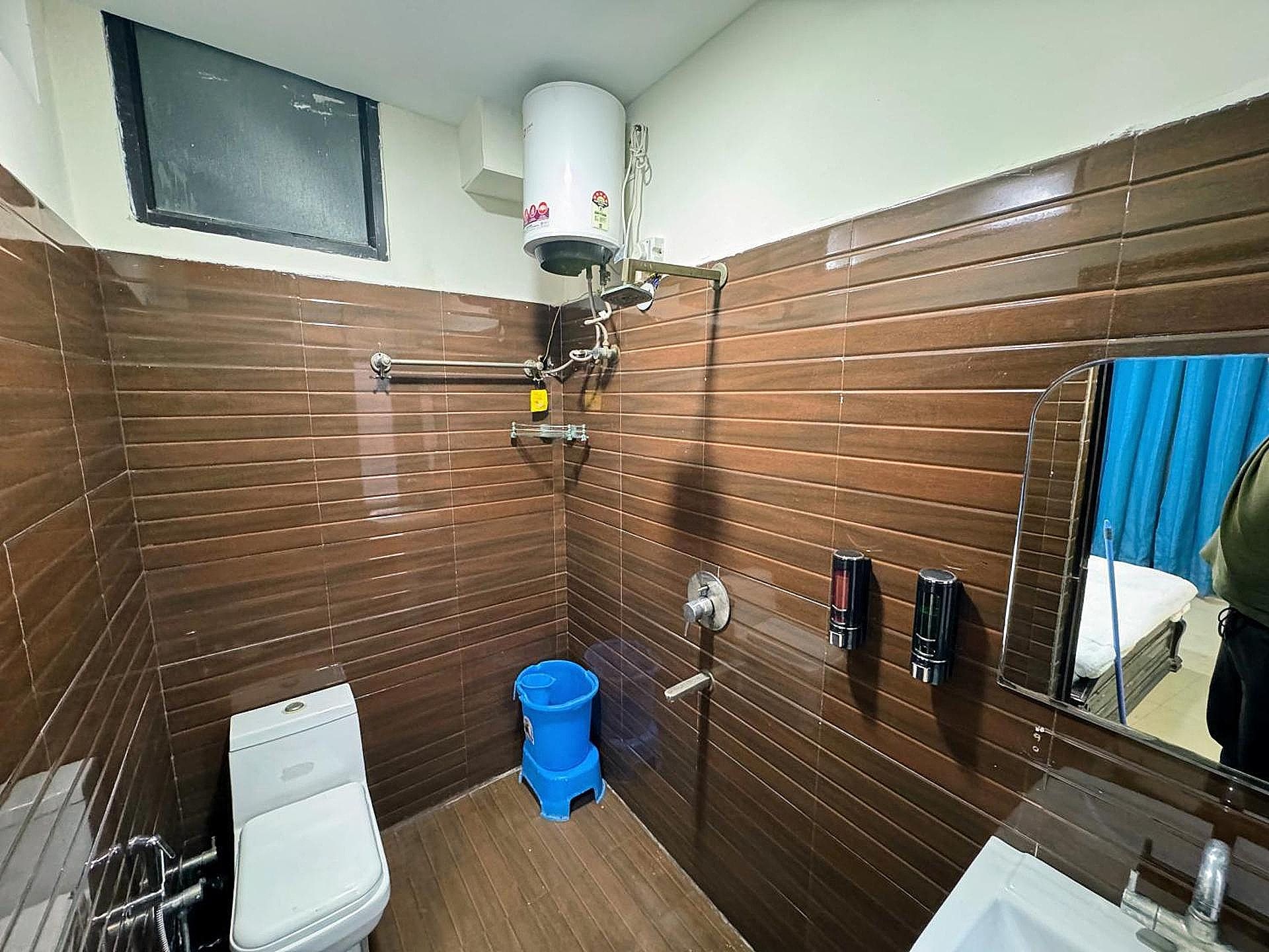 Deluxe Family Suite (4 Adults and 2 Children)