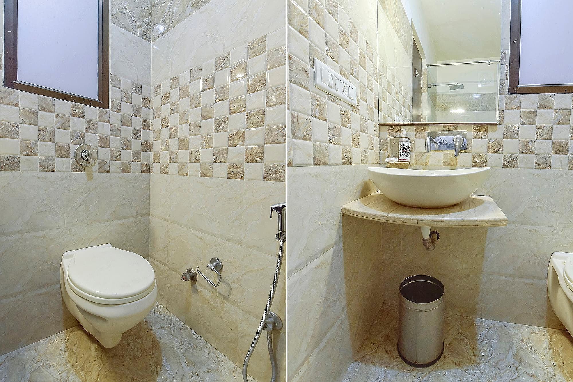 FabHotel Signature Inn Deluxe Room 3