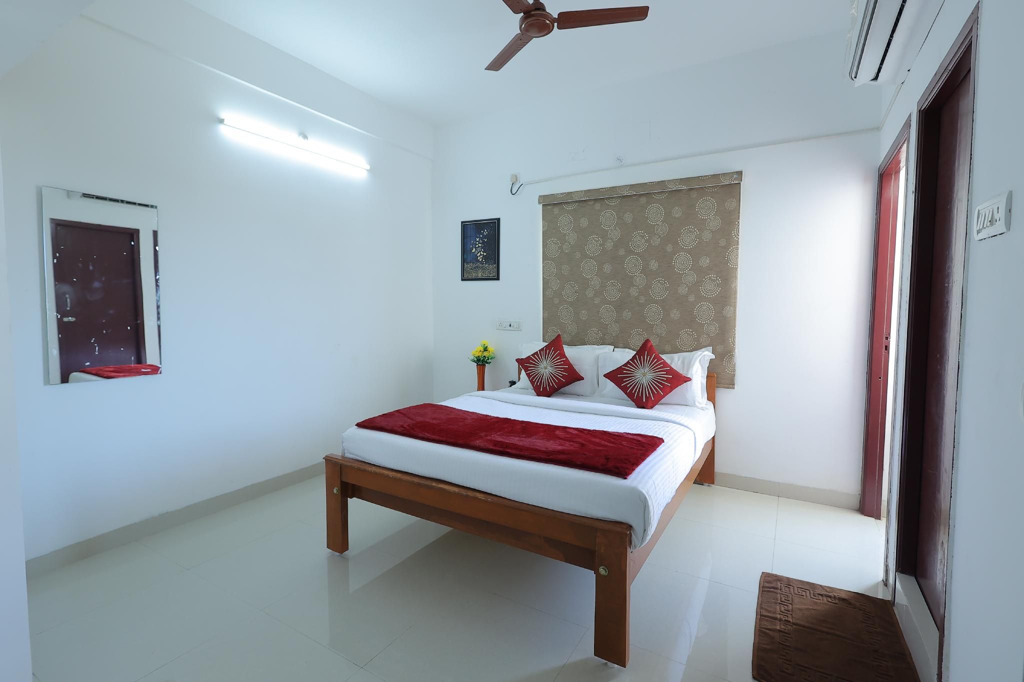Studio Apartment with Balcony