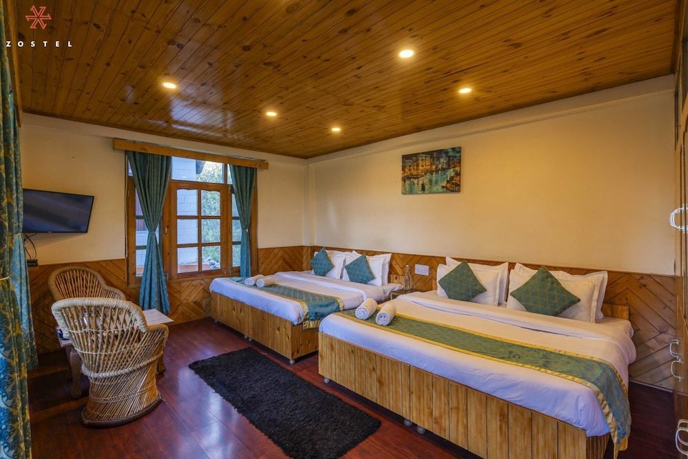 Zostel Old Manali Deluxe Private Cottage 2