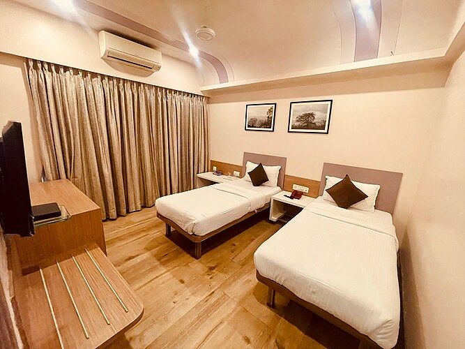 Deluxe Room with twin bed