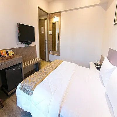 Executive twin bed room