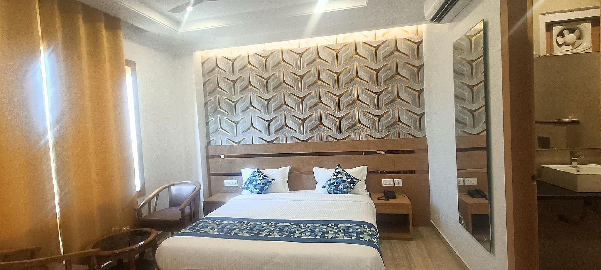 Hotel Royal Casa Lucknow Deluxe Room 5