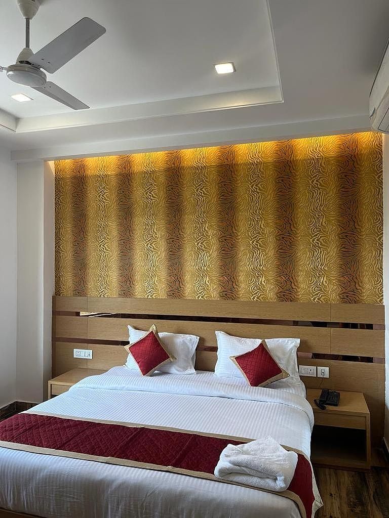 Hotel Royal Casa Lucknow Deluxe Room 3