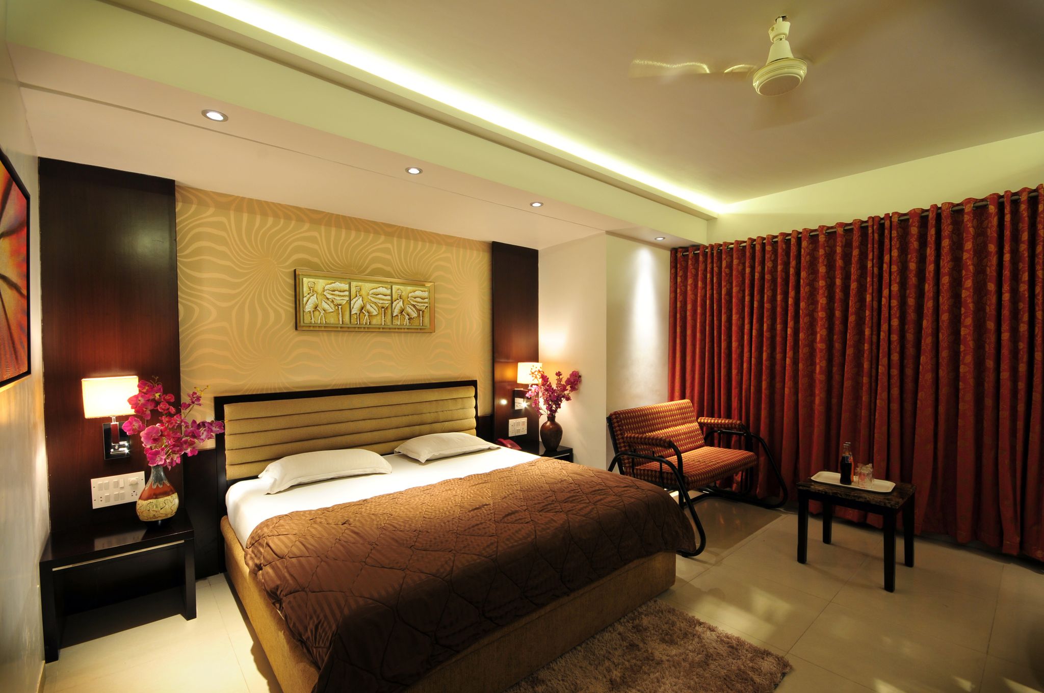 Deluxe Room (Unmarried couple not allowed)