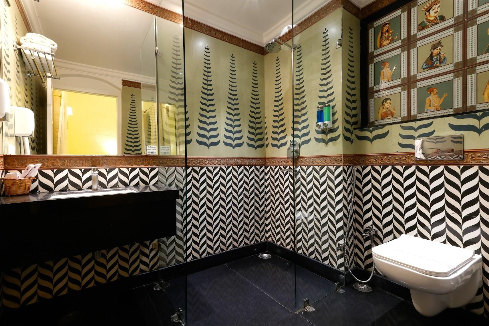 Super Deluxe Family Room