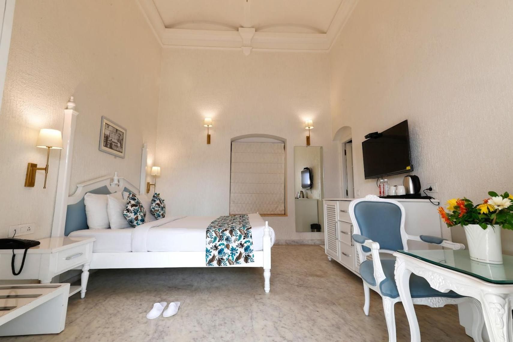 Super Deluxe Family Room