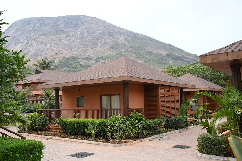 Mulberry Shades Bengaluru Nandi Hills, a Tribute Portfolio Resort — property photograph 2