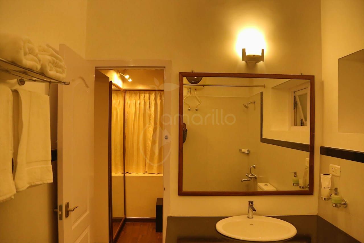 Deluxe Room with Corridor