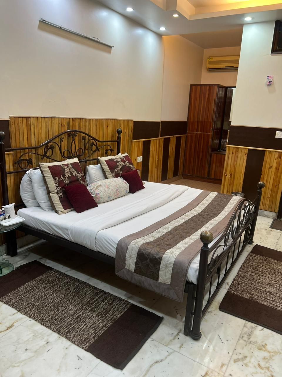 Budget Double Room with Private Bathroom
