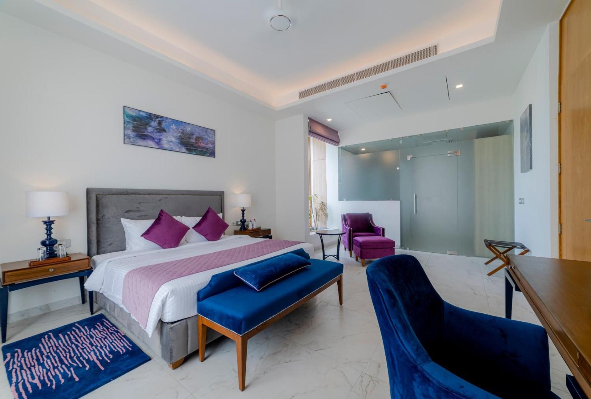 Ella Room