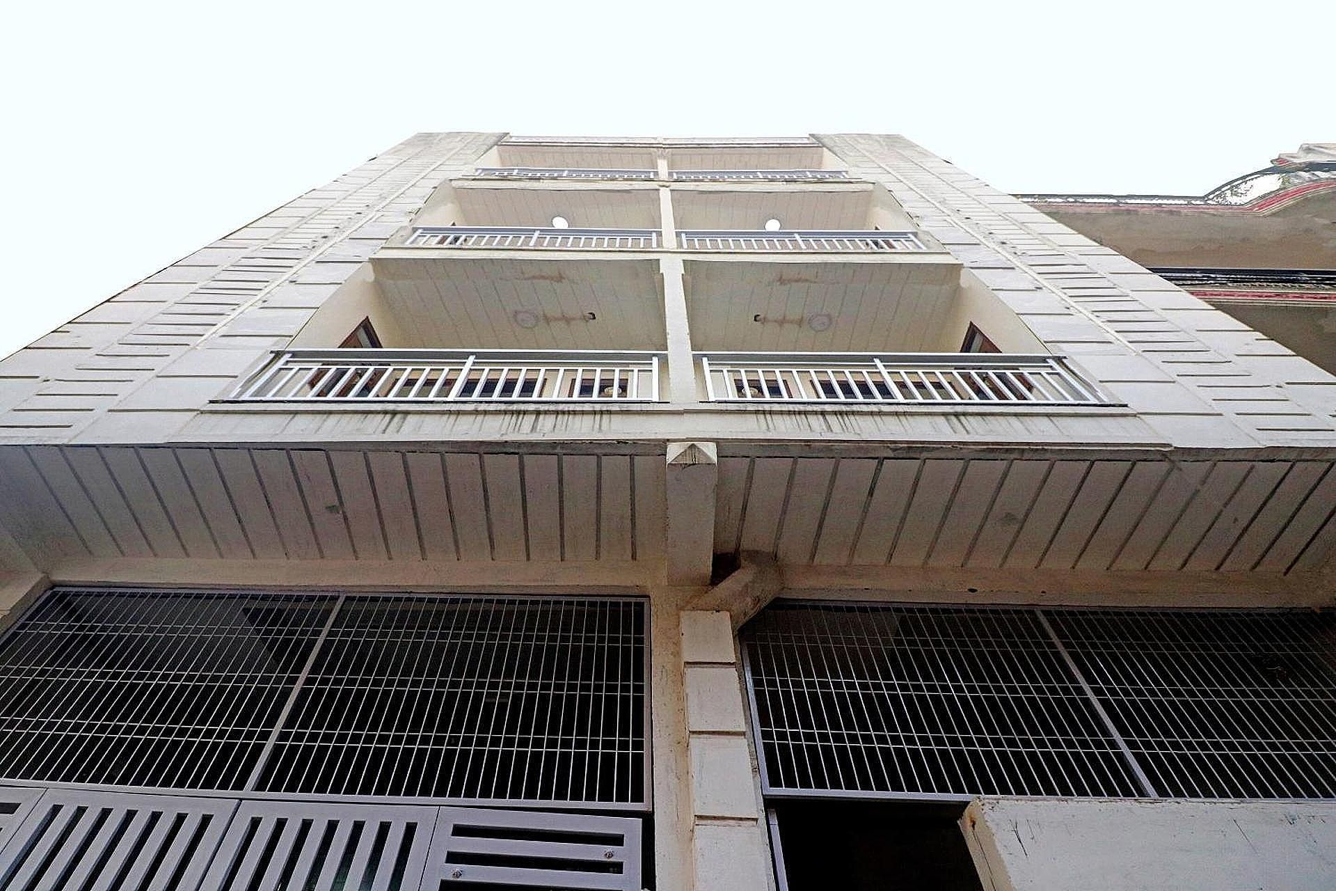 Hotel O South Plaza Near Qutab Minar Metro Station