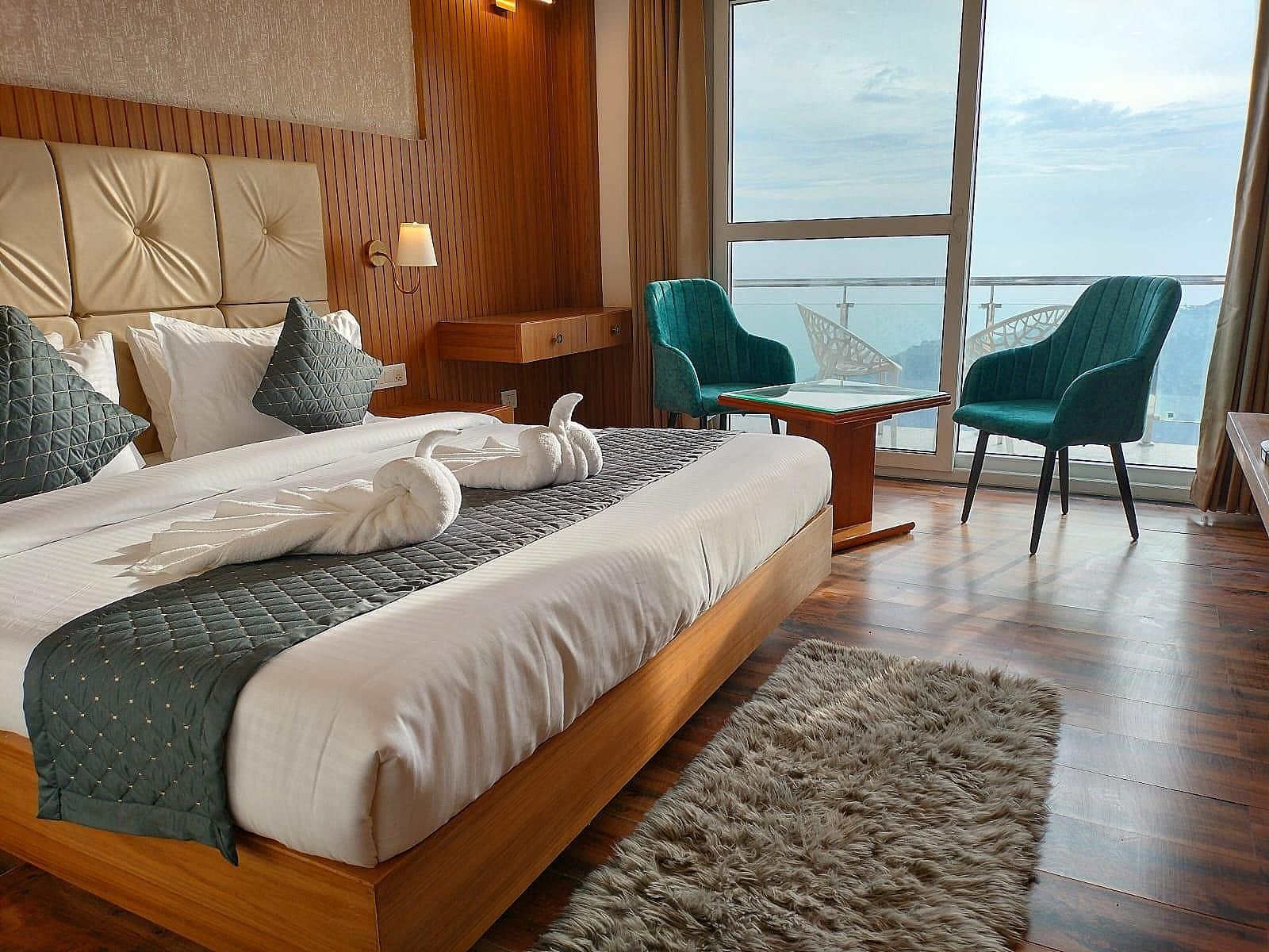 Premium Valley View with Balcony