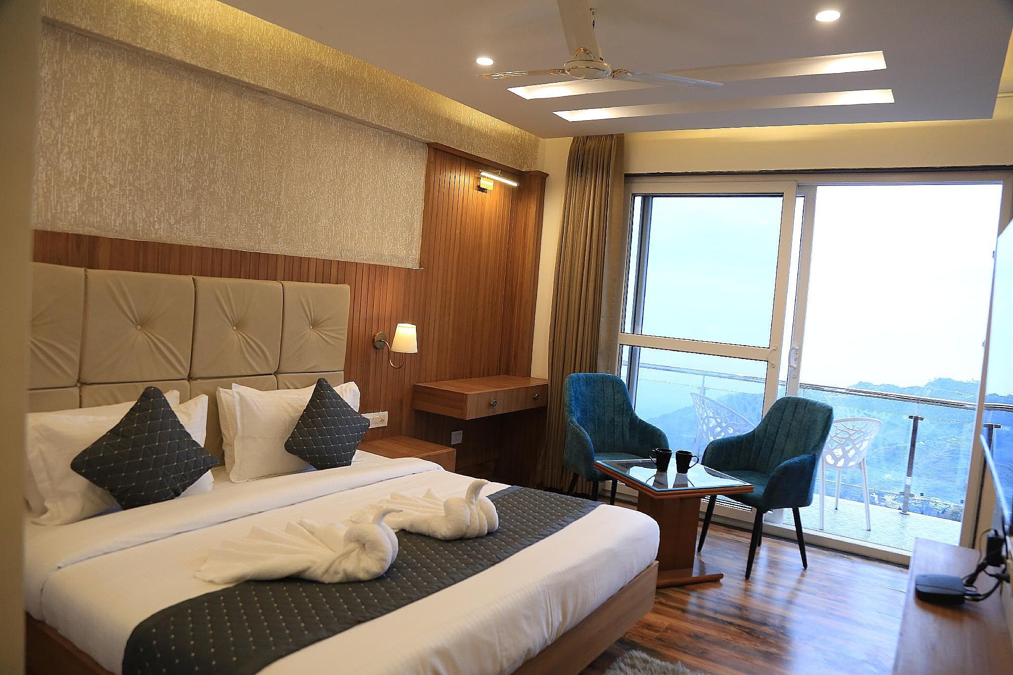 Premium Valley View with Balcony