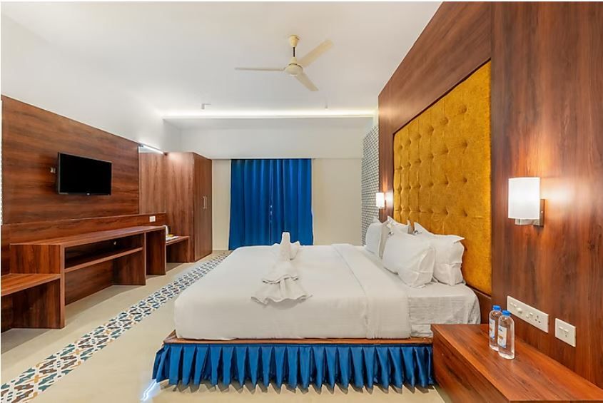 Suite Room with Bath Tub
