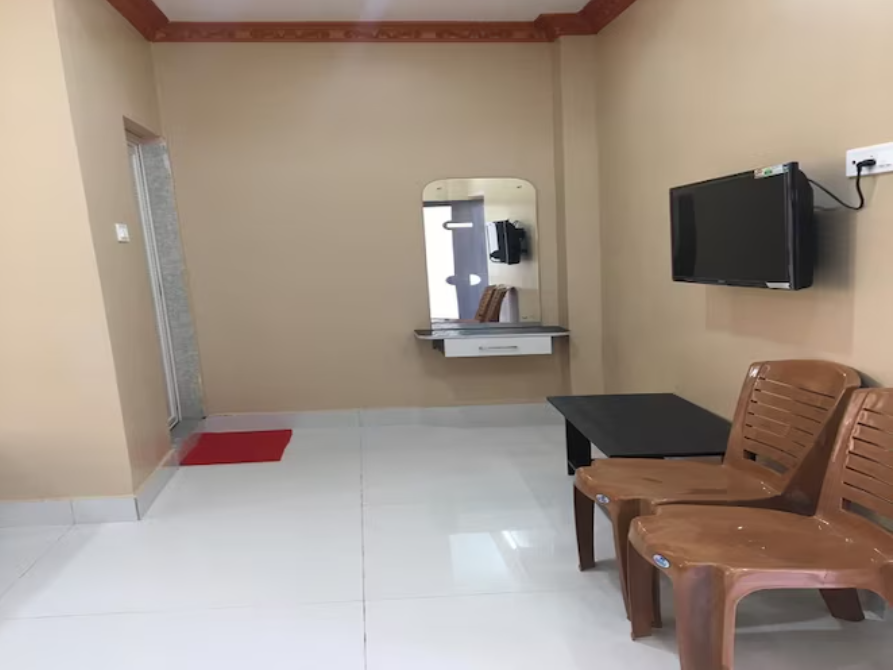Somani Inn Deluxe AC Room with Free Wi-fi 3