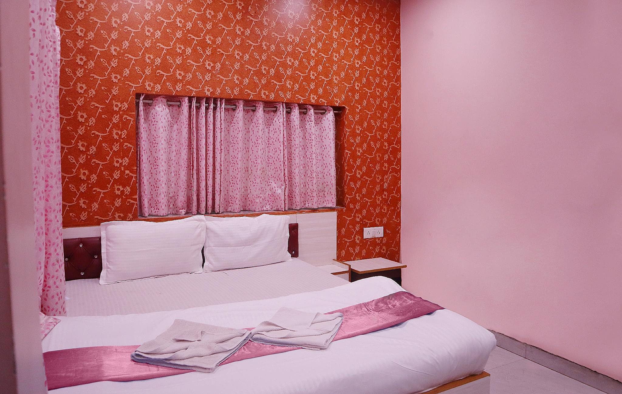 Laugh tale hostel