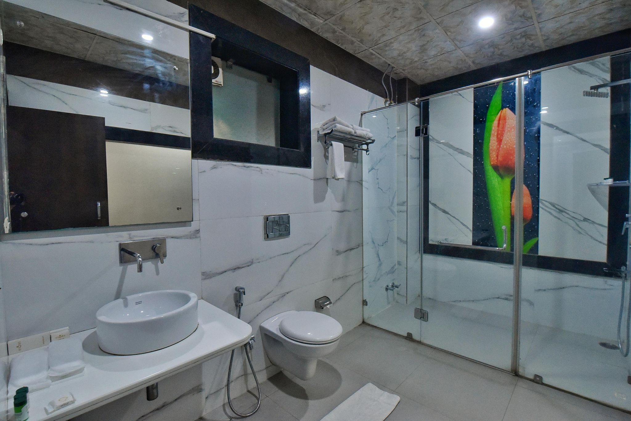 Foxoso Fiori Hotel Premium Deluxe Room 4