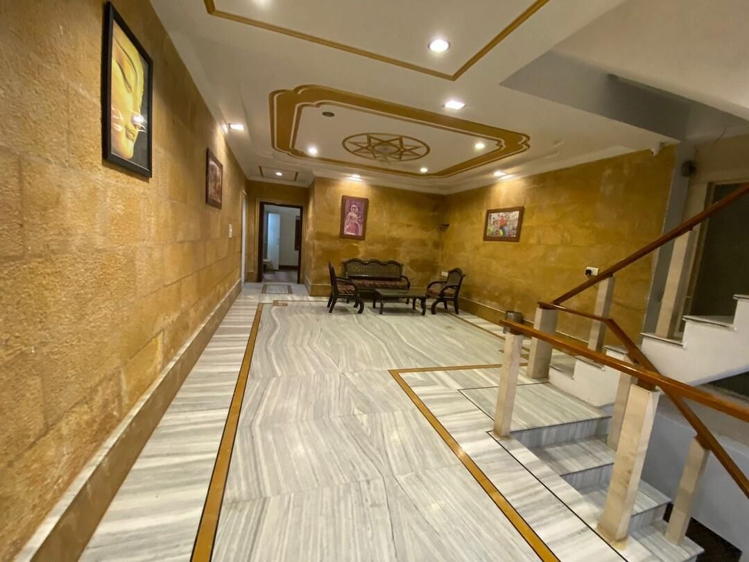 Hotel Bansuri Excellency