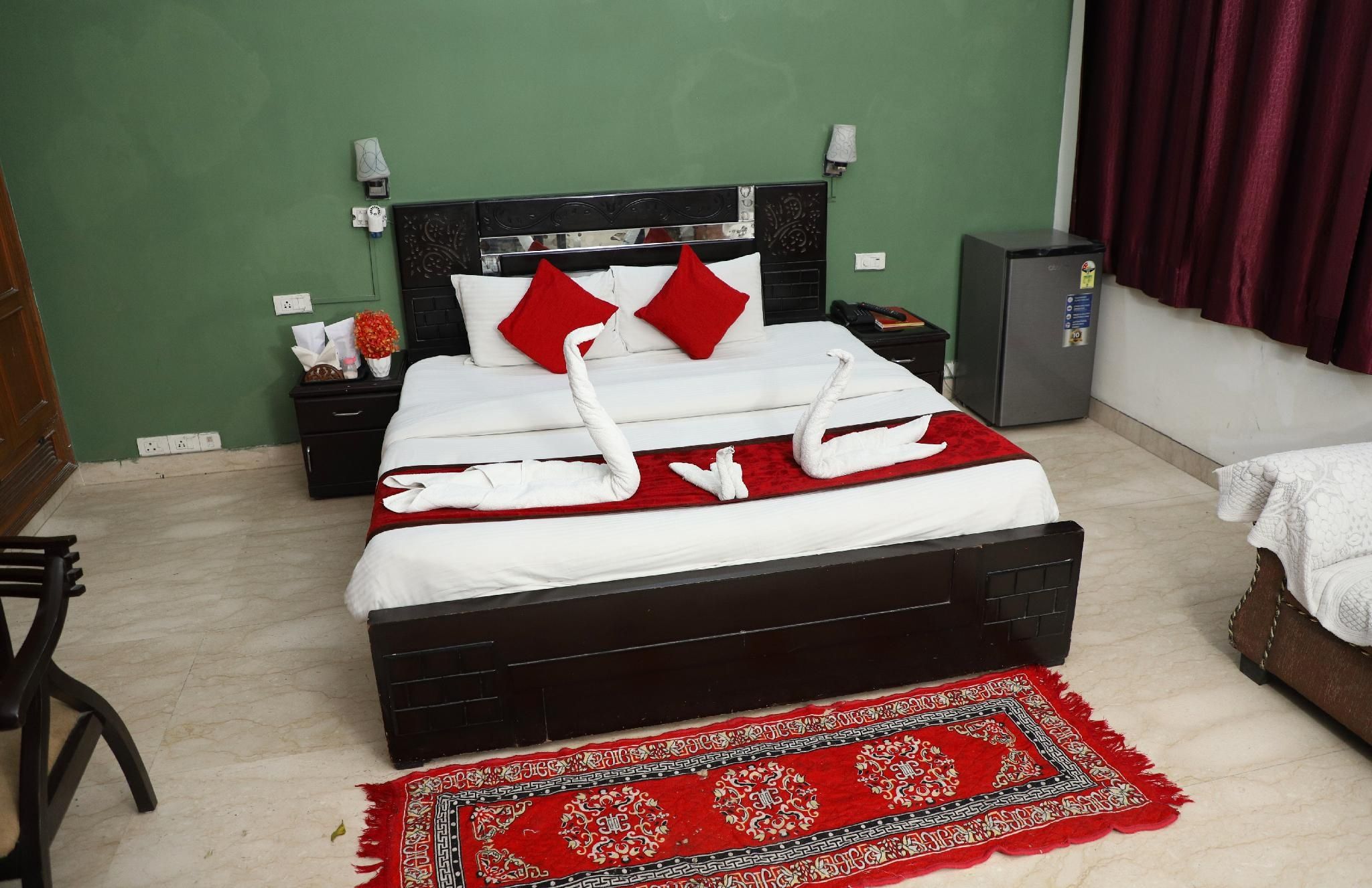 Premier Honeymoon Room