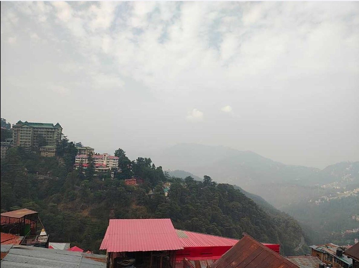 Dee ess residency by Lazygetaways