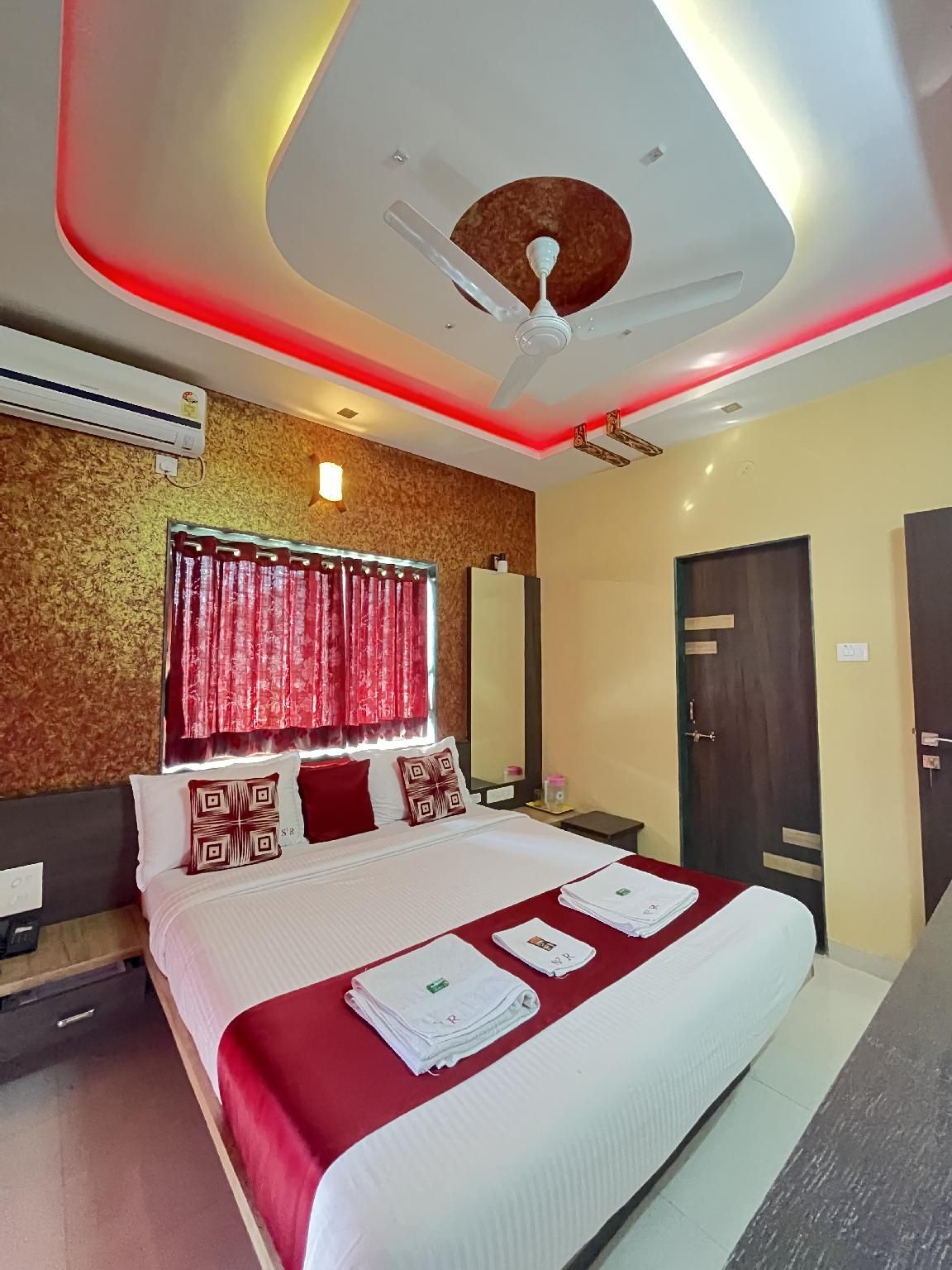 Deluxe Room with 1 King Bed