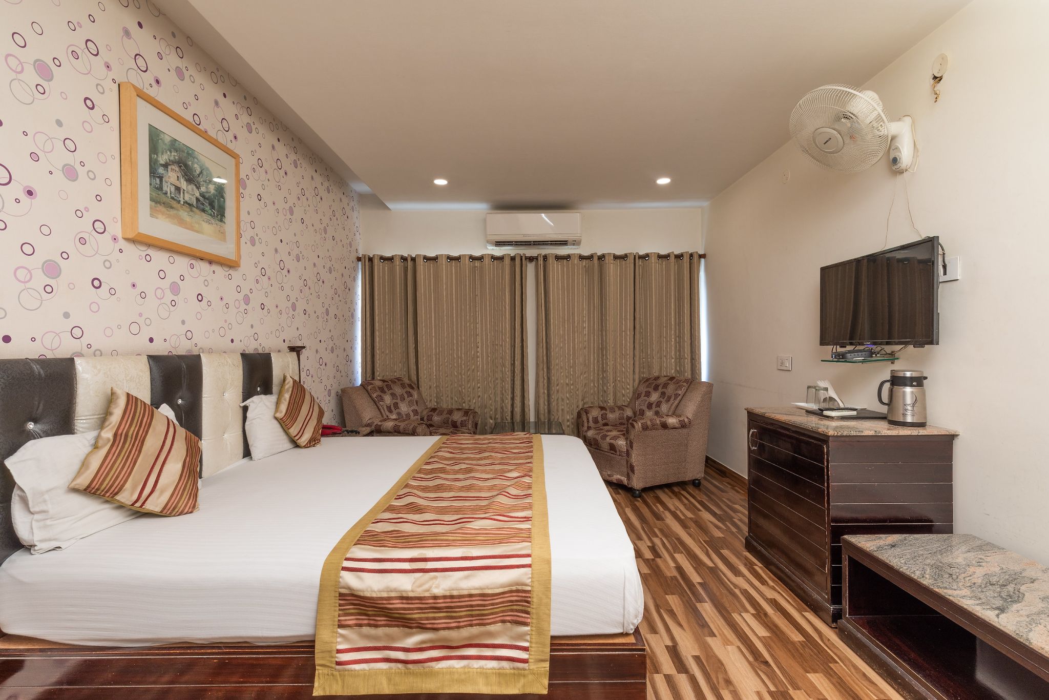 Akashdeep 22 Hotel & Motel pvt ltd  Deluxe Room 4