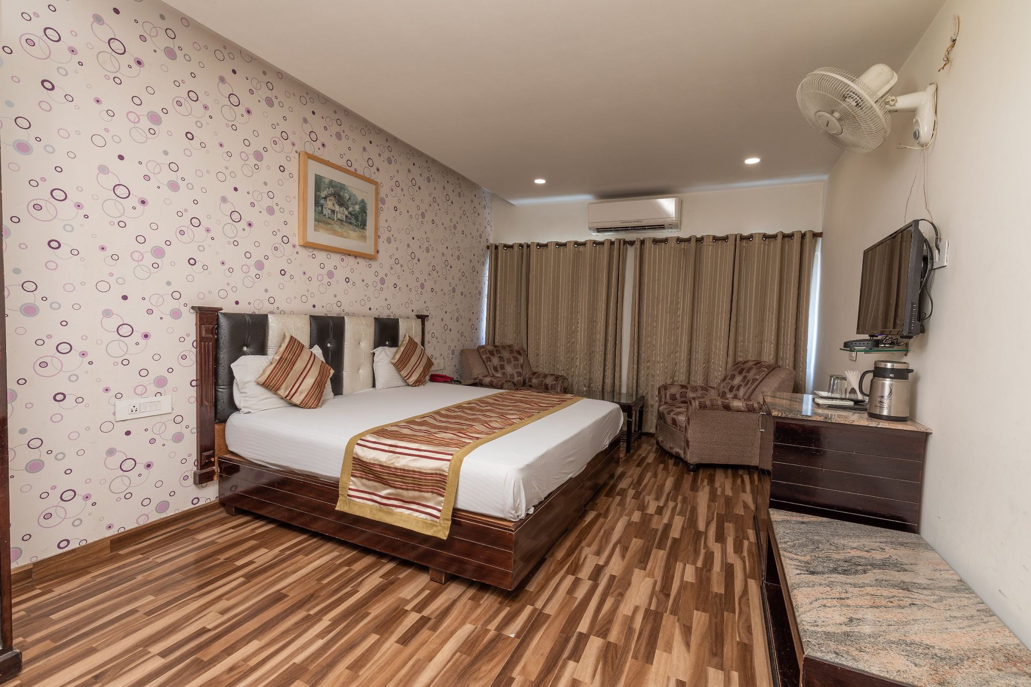 Akashdeep 22 Hotel & Motel pvt ltd  Deluxe Room 6