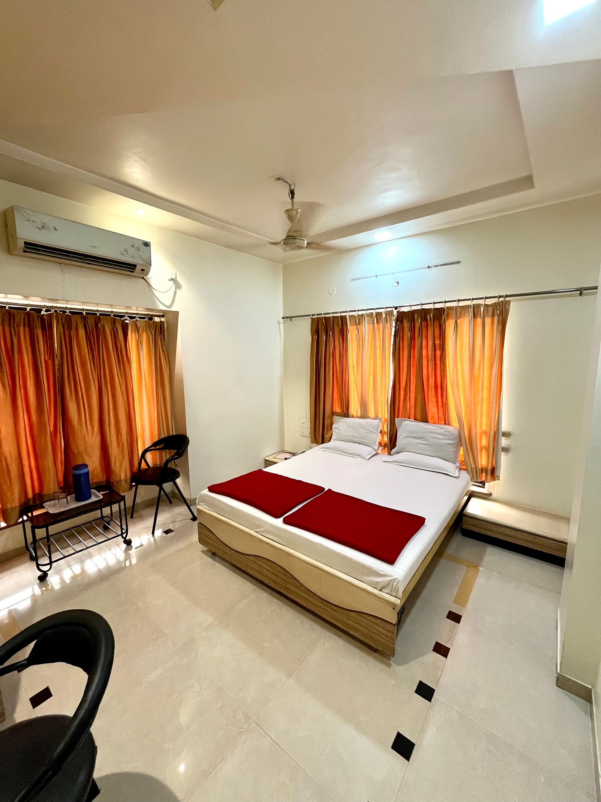 Hotel Premier Deluxe A/c Room 3